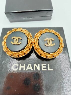 CHANEL Vintage 1993 Authentic CC Logo Disc Chain Earrings